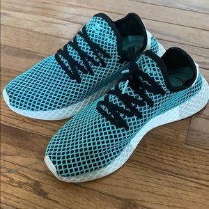 Adidas Parley - size 9